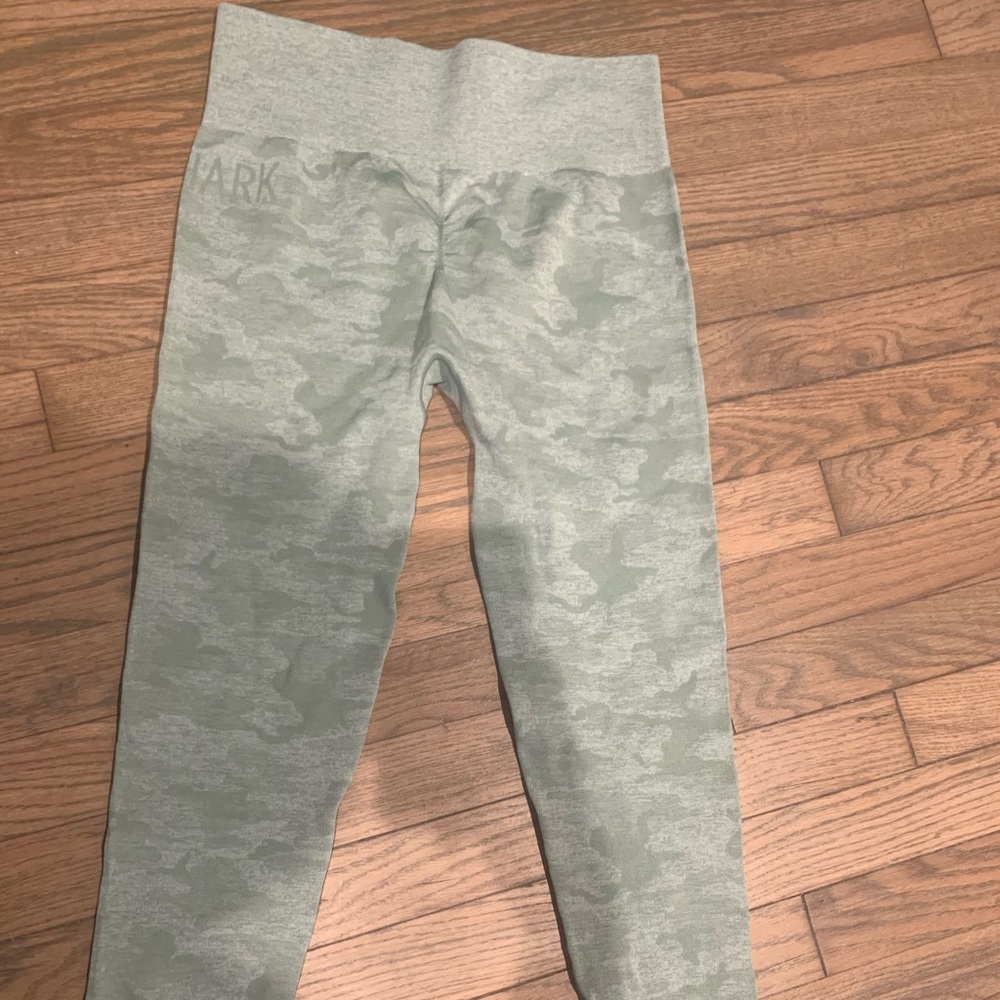 Camo gym shark leggings